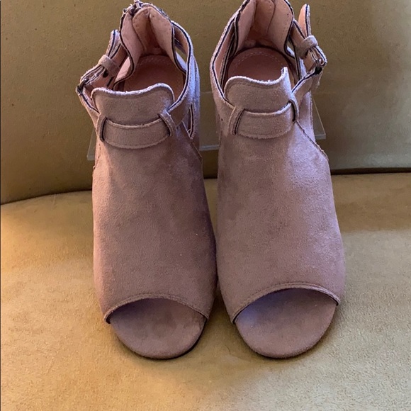 NWOB!!Suede Tan Booties - Picture 3 of 5